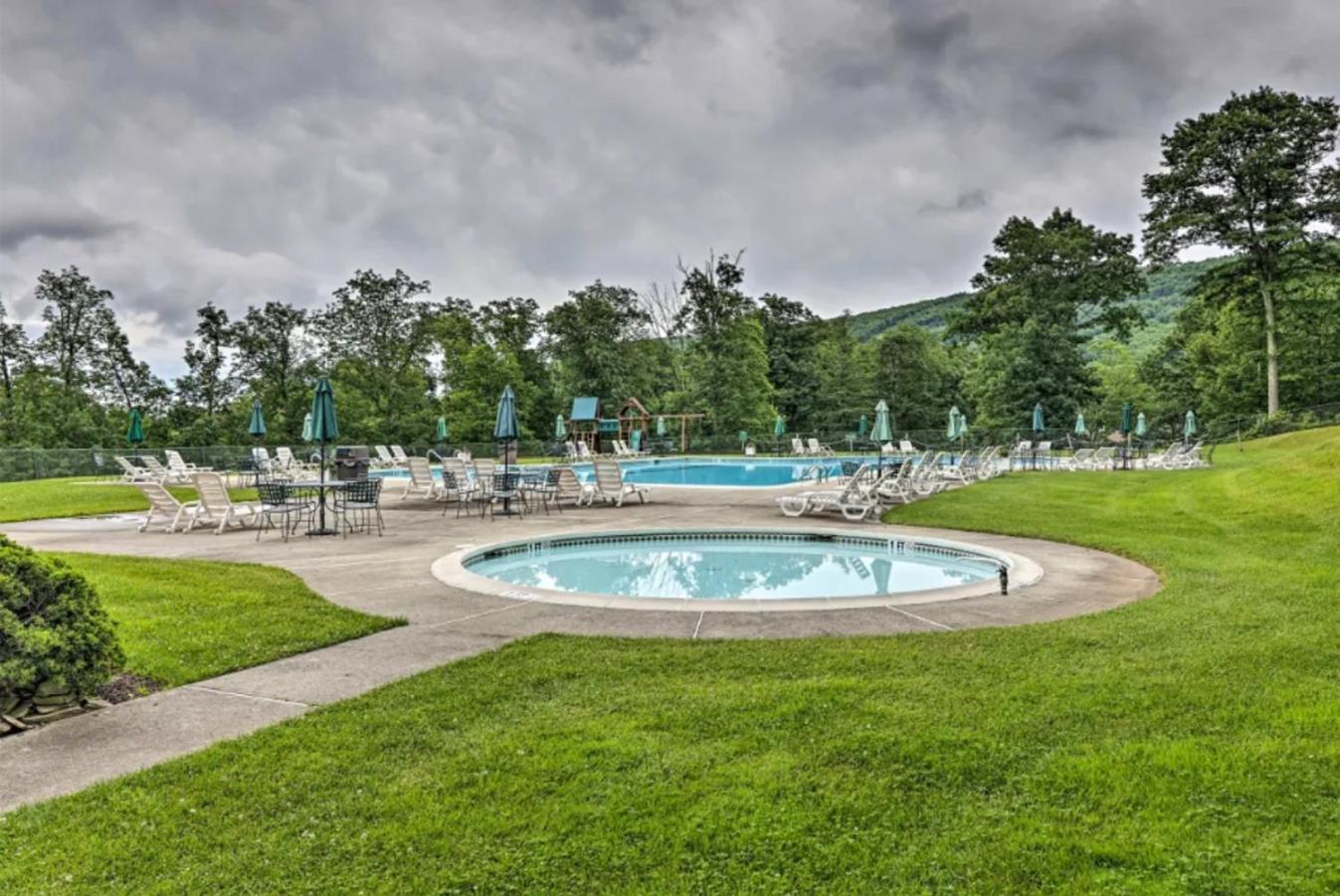 Pocono Mountain Home , Hot Tub- 1 Mile To Skiing! Tannersville Exterior foto